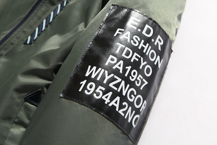 Herren Bomberjacke in Armeegrün mit Patch