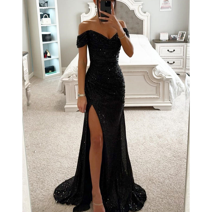 Langes Paillettenkleid schulterfrei mit Beinschlitz