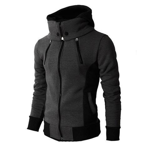 Mann in grauer Sweatjacke mit hohem Kragen