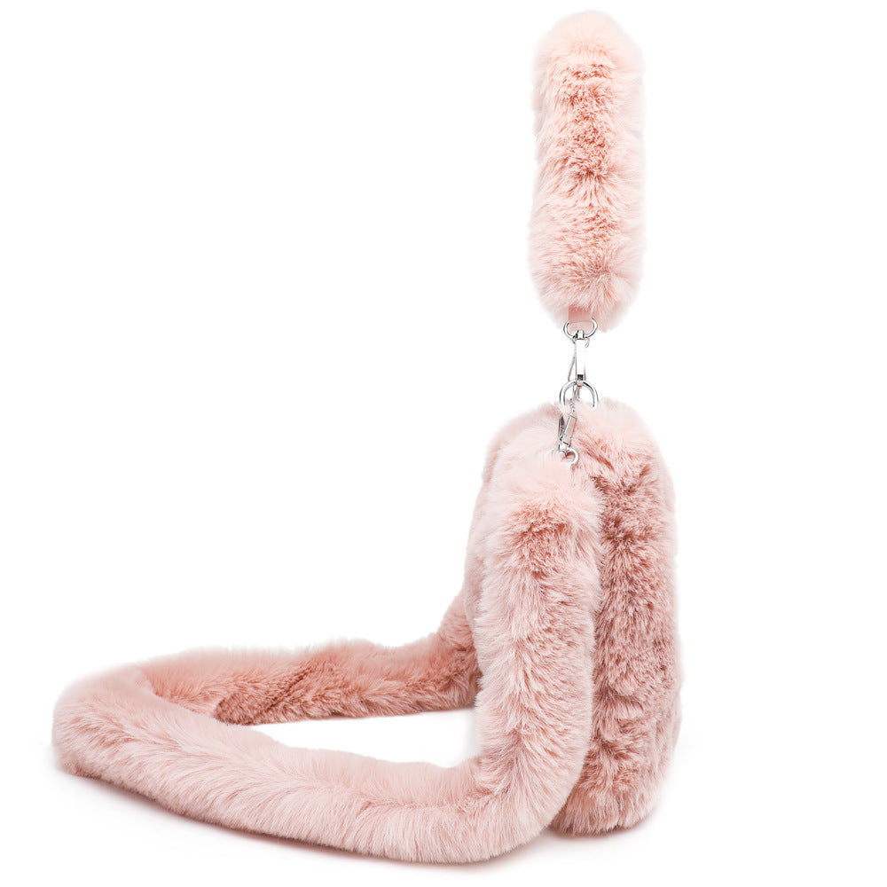 Flauschige Herztasche mit Hasenohren