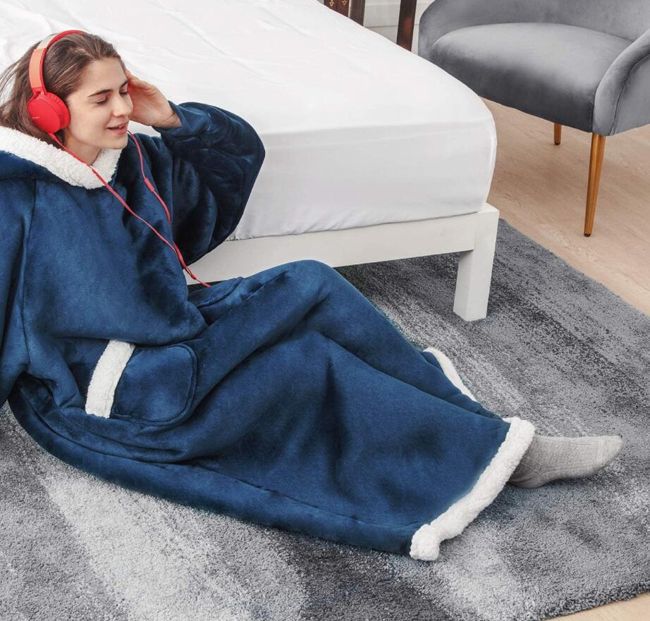 Übergrosse Hoodie-Decke mit Sherpa-Kapuze