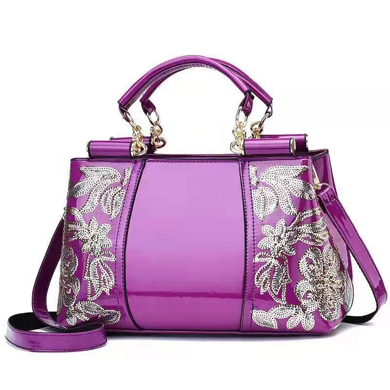 Lack-Handtasche mit Pailletten-Blumenstickerei