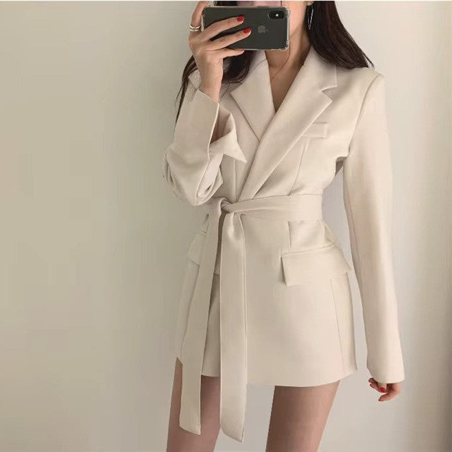 Damen Taillierter Blazer mit Bindegürtel und Revers
