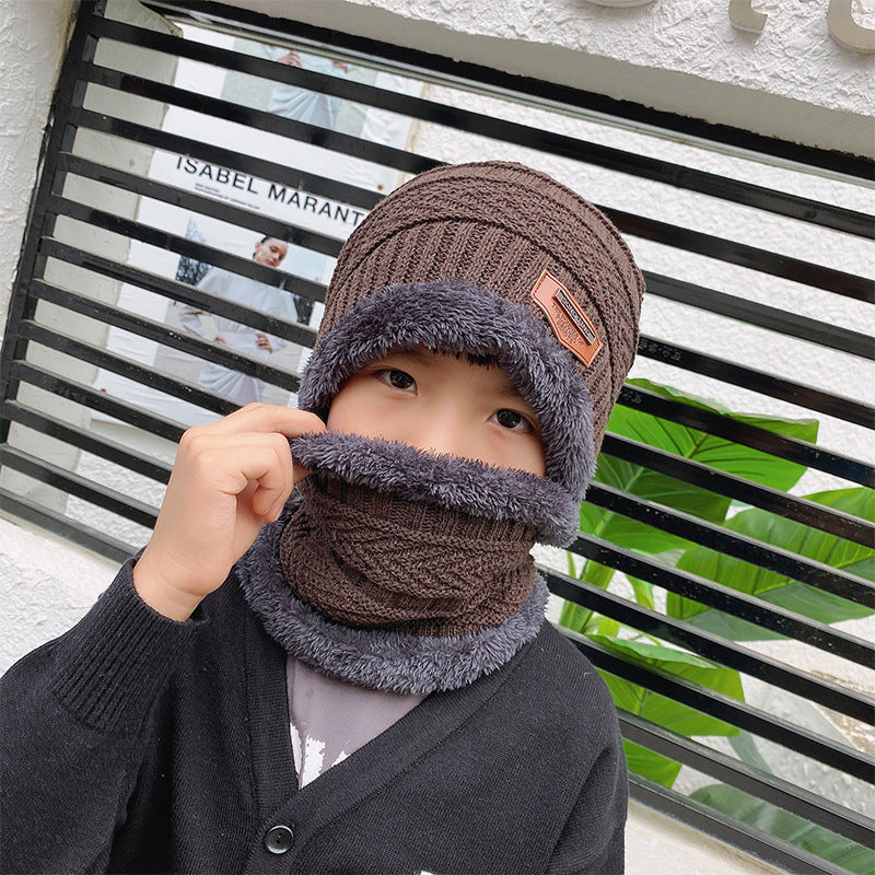 Strickmütze und Loopschal mit Fleecefutter