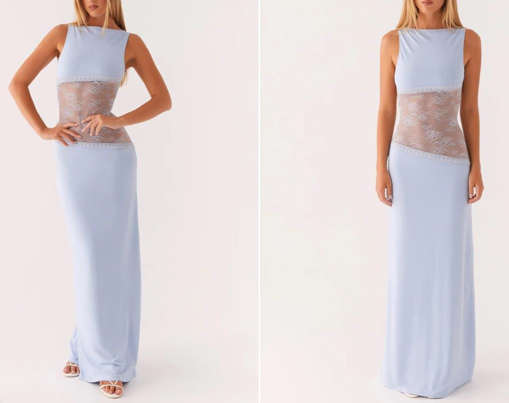 Frau im langen Trägerkleid mit Spitze
