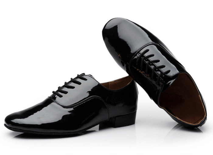 Schnürschuhe mit Lackleder-Optik für Latein-Tanz